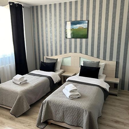H-T-L Apartamenty Junior Nowa Sol Extérieur photo