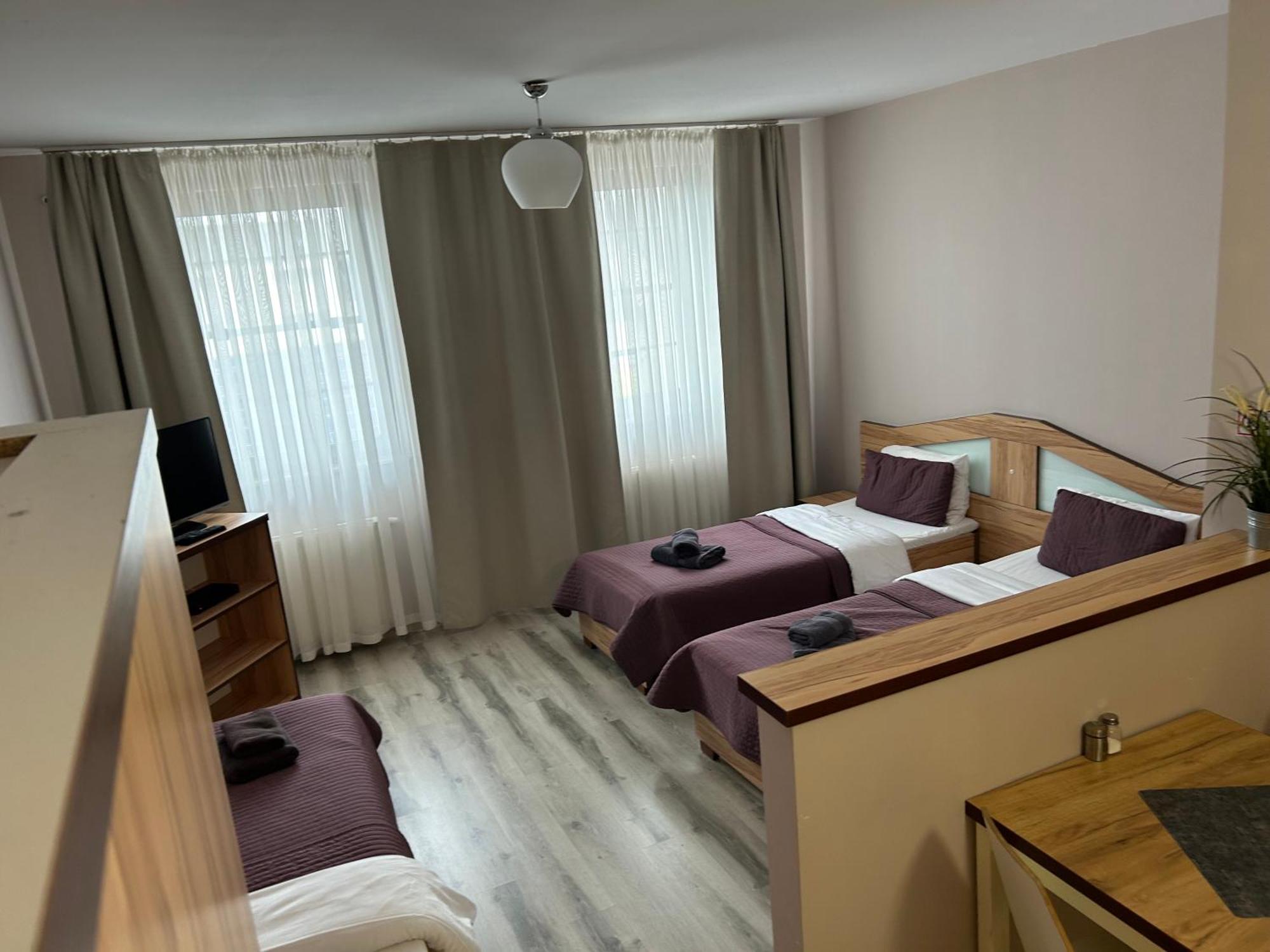 H-T-L Apartamenty Junior Nowa Sol Extérieur photo