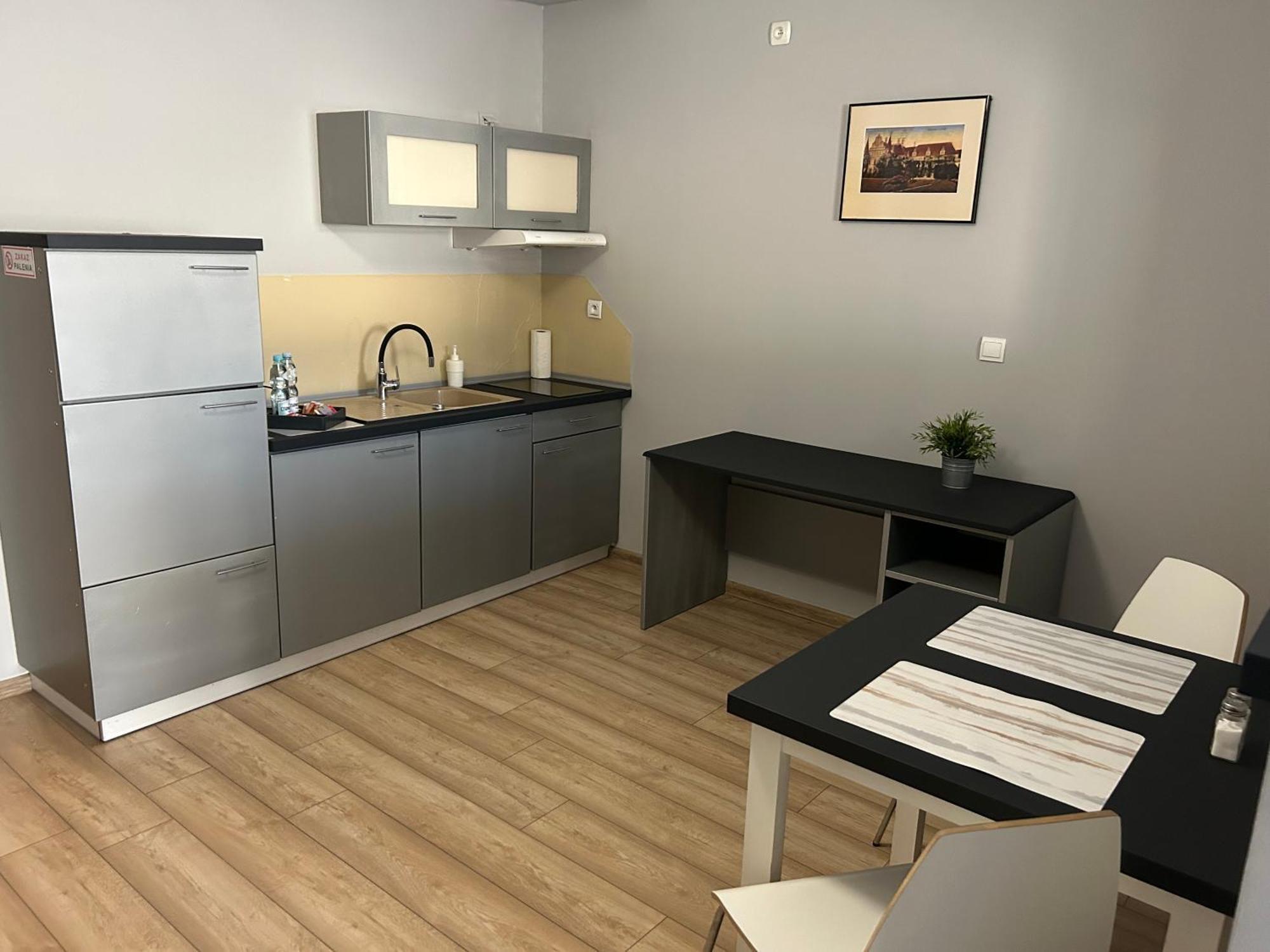 H-T-L Apartamenty Junior Nowa Sol Extérieur photo