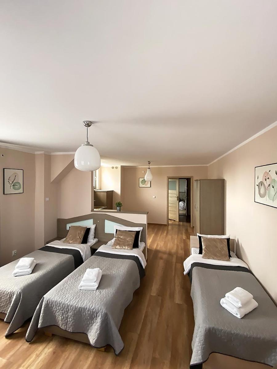 H-T-L Apartamenty Junior Nowa Sol Extérieur photo