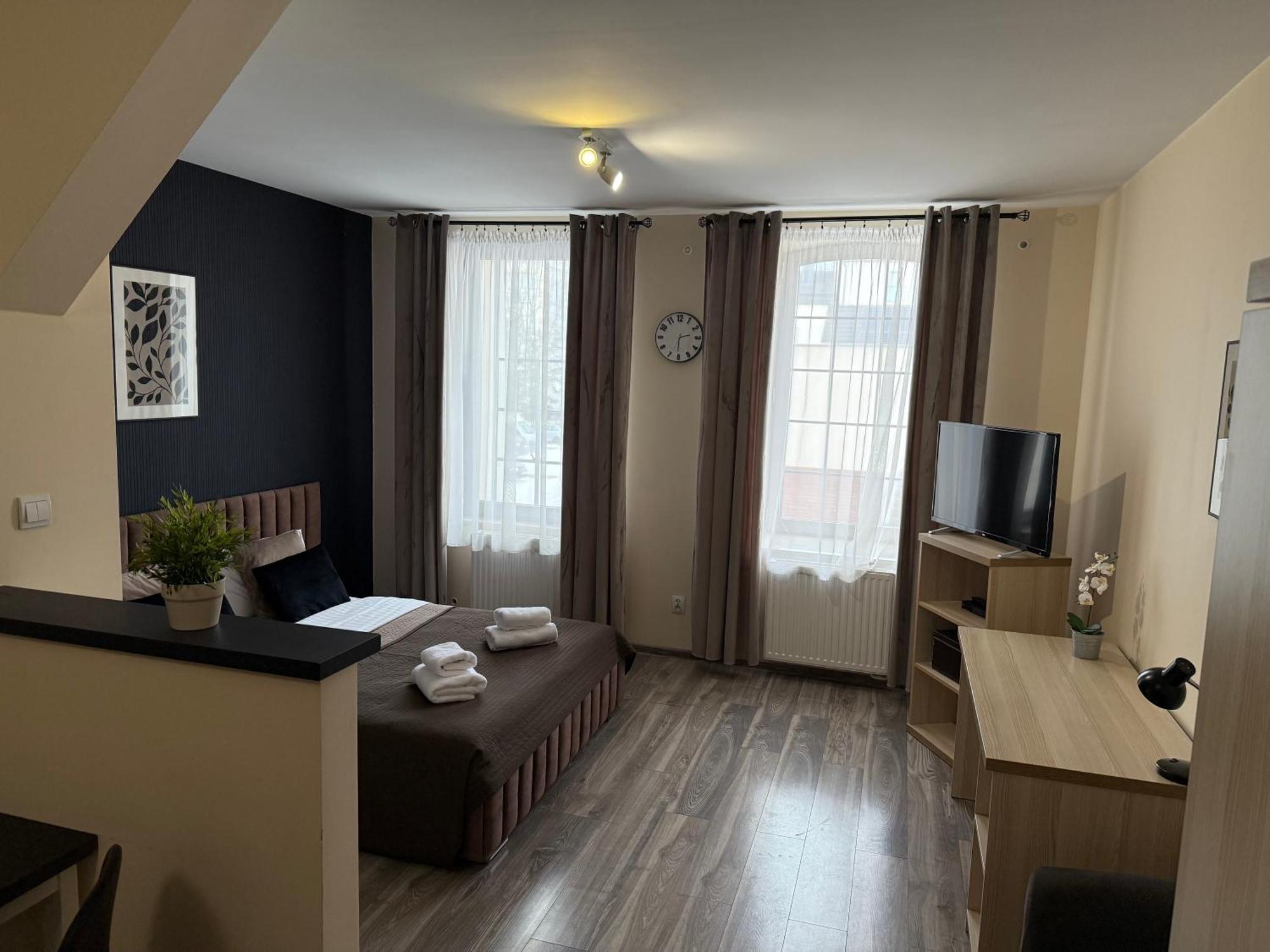 H-T-L Apartamenty Junior Nowa Sol Extérieur photo